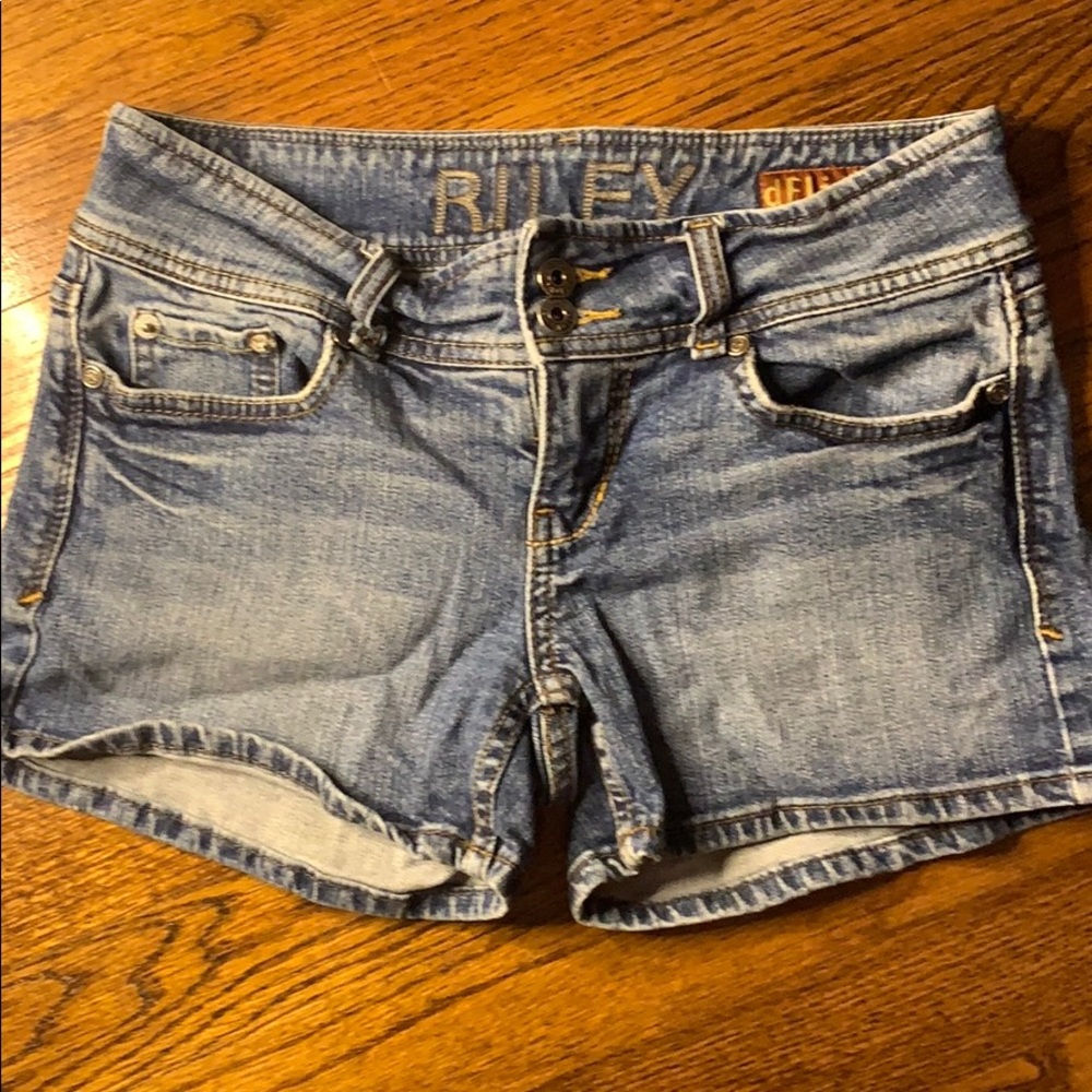 Delia’s Riley shorts
